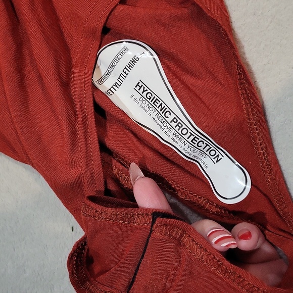 Pretty Little Thing Bodysuit - Picture 12 of 16